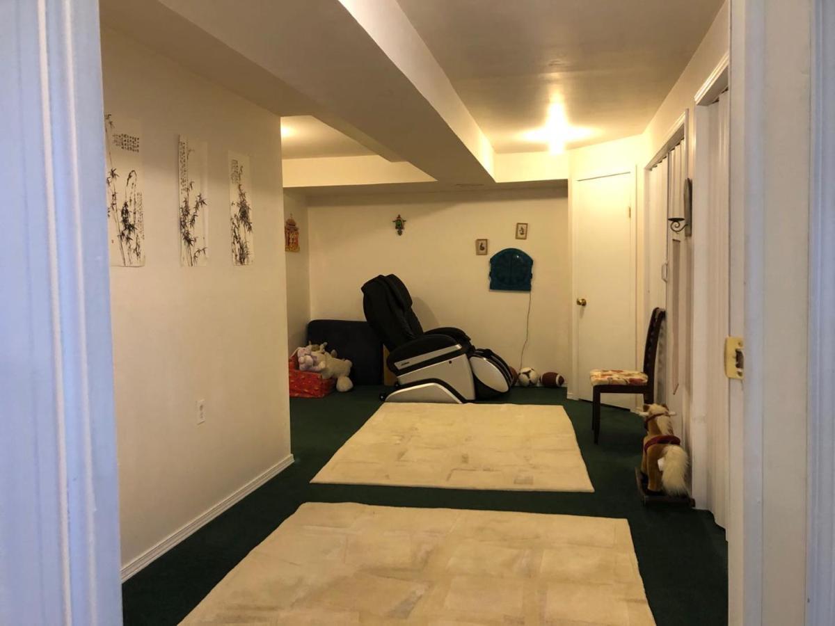 Hidden Valley Basement Suit H Calgary Bagian luar foto